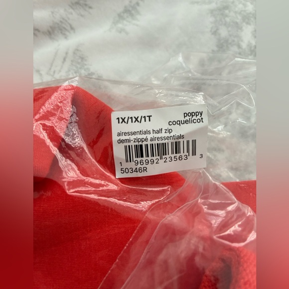 NWT Size 1X Spanx AirEssentials® Half Zip - Poppy - Picture 3 of 3